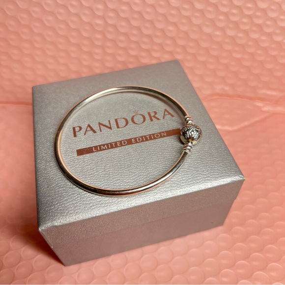 Pandora Jewelry - Pandora Limited Edition Unique Snowflake Bangle 7.5in